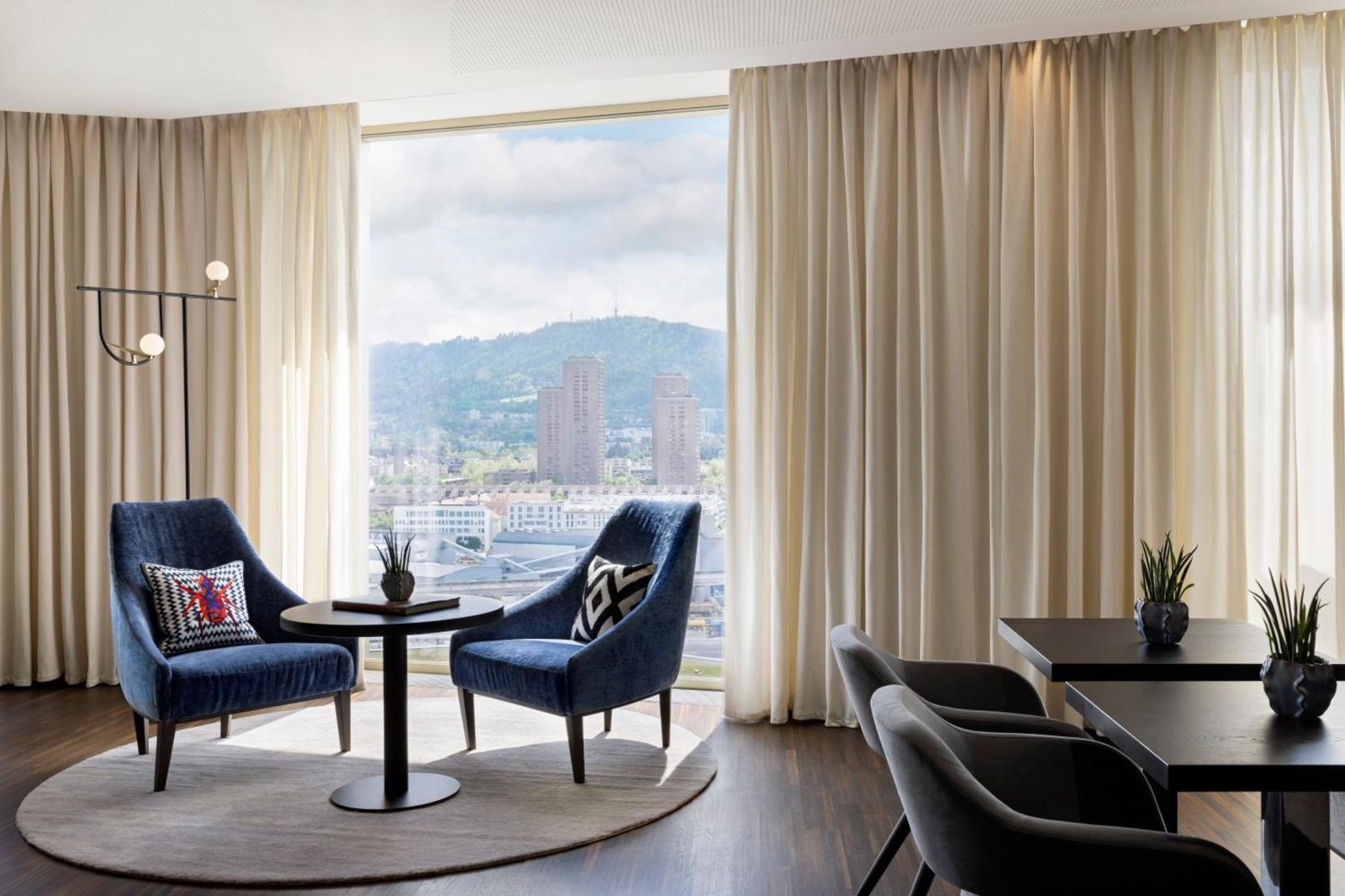 Renaissance Zurich Tower Hotel — photo 3